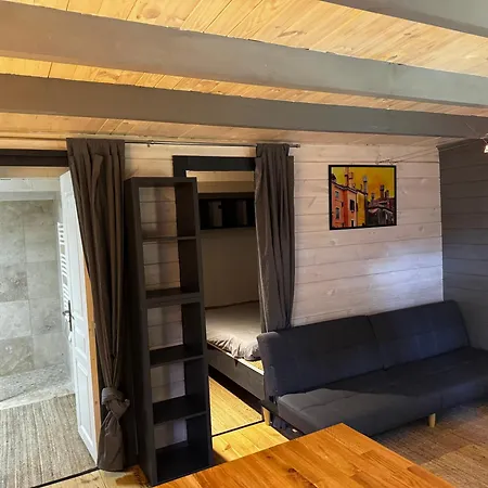Holiday home Petite Maison Entre Et Foret En Pleine Nature